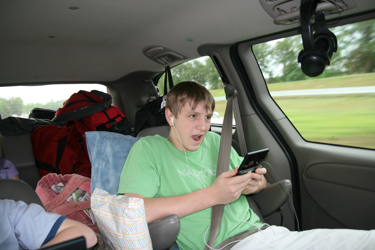 a DS makes the time pass for Daniel  ~~  