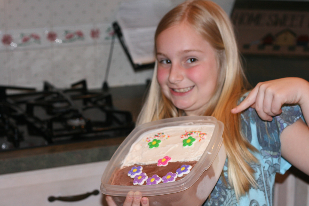 No wonder Greg is so good at cosmetic surgery?   ~~  Check out that ice cream cake he blended up!!!!!