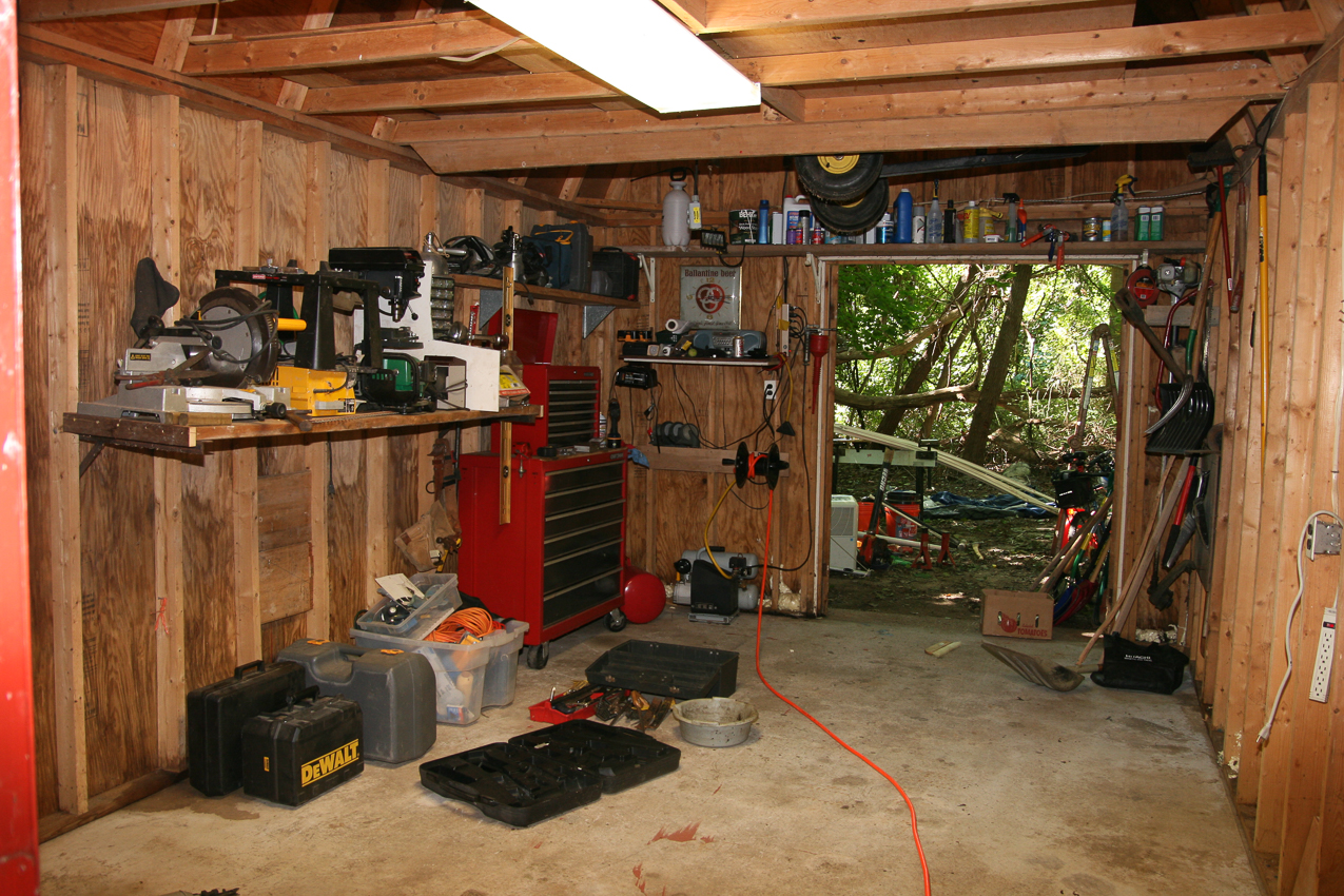 How can I still have this much junk?  ~~  I filled three trash cans with old tools, plastic sleds, pipe, siding, etc.