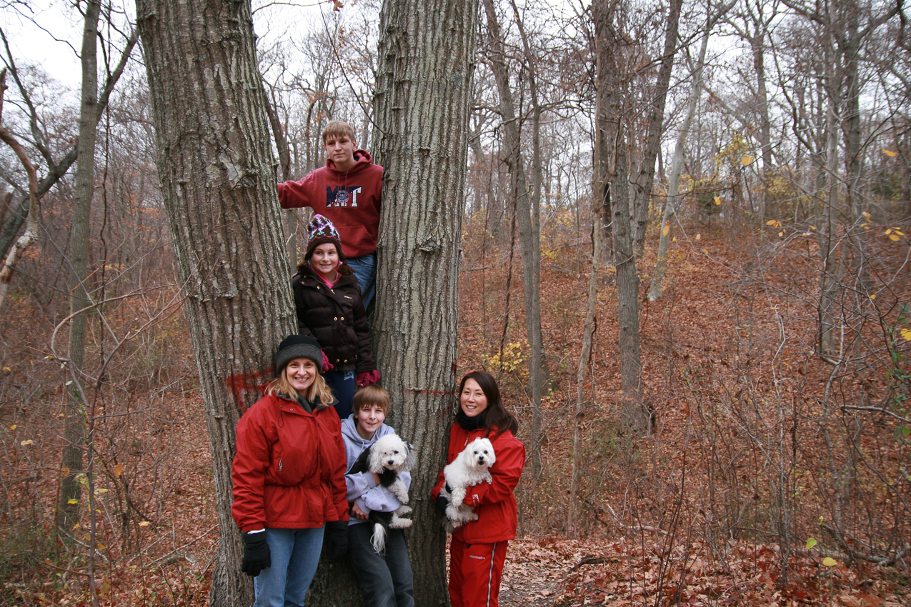 The hiking crew!  ~~  Dan, Mary, Gret, Quinn, Kiki, Daisy and Susan  Diehl