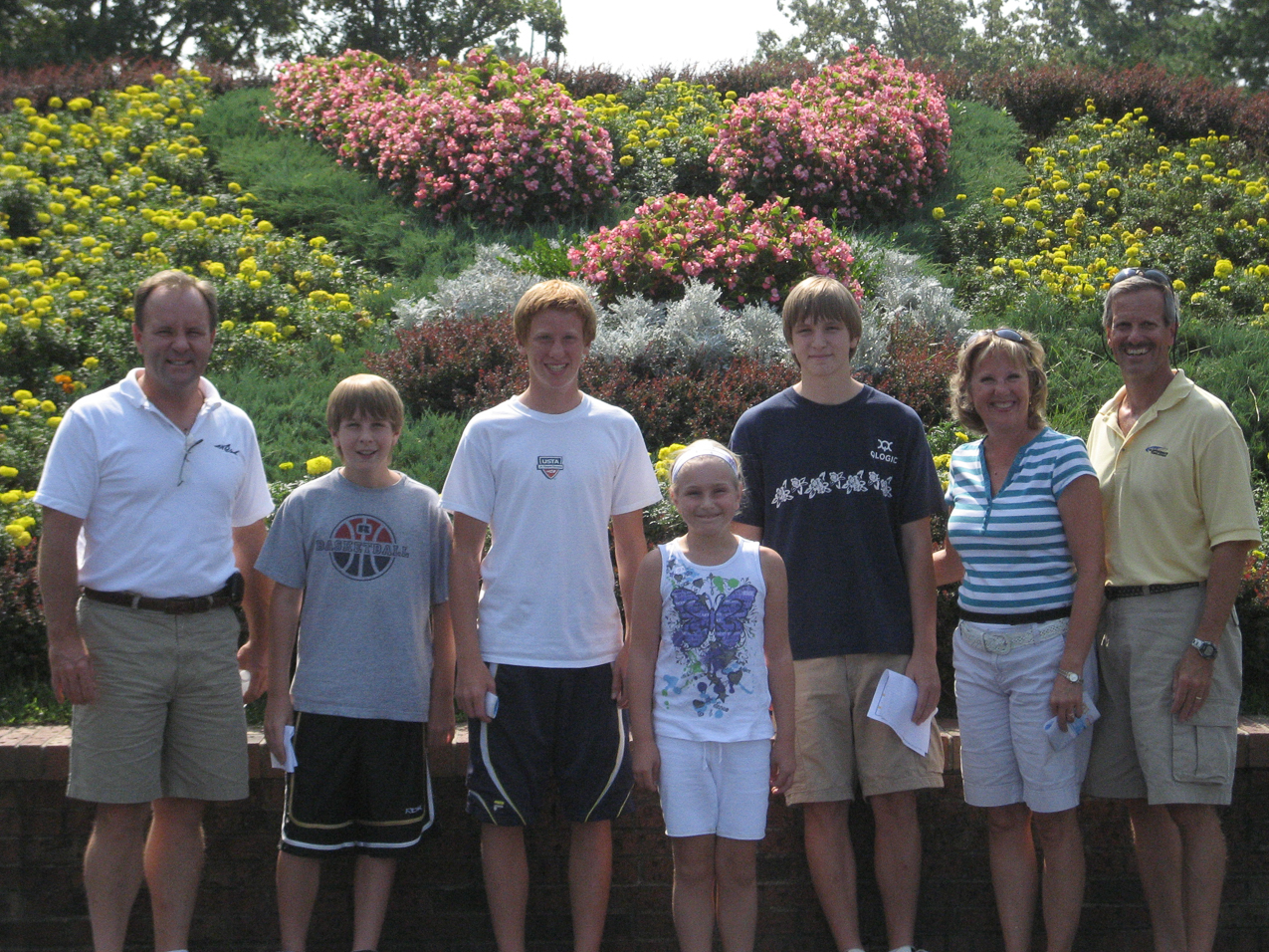 Great Adventure  ~~  even more of an adventure with the Gehrke's  (missing is Thomas Gehrke who is at college!!)  Gret took the picture she is also missing of course!