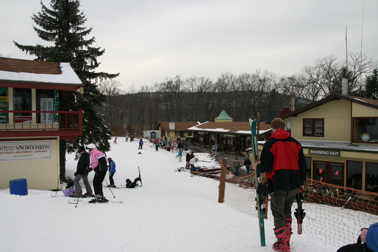 Very small ut managable spot, really nice facilty  ~~  Tuxedo Ridge/Sterling Mtn Ski vaca. 2011