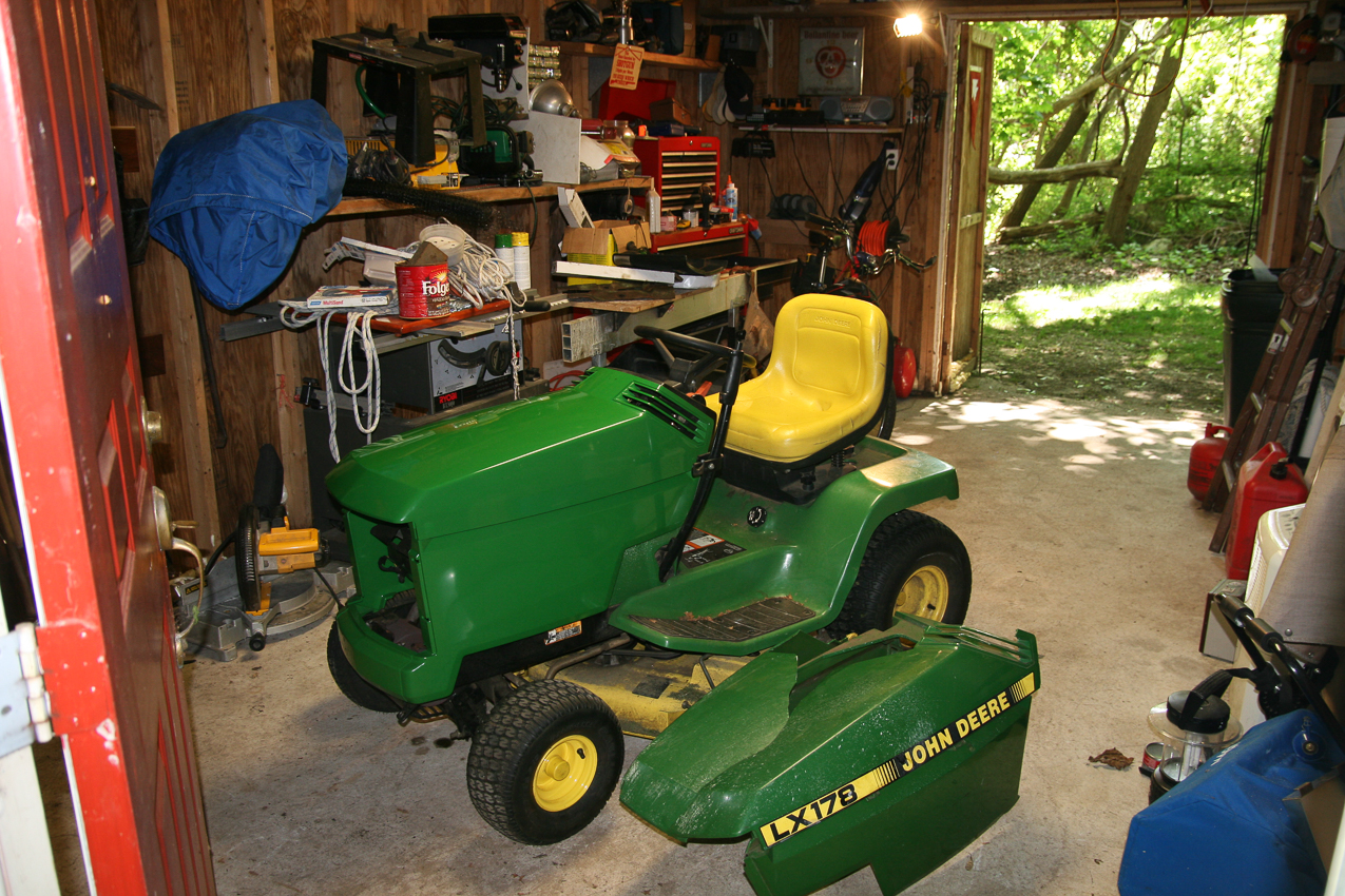 Poor Johnny  ~~  cracked his lid a few years ago and it keeps dropping more pieces.  finally i had to break down.  Got him in 1993, almost 20 yrs old.