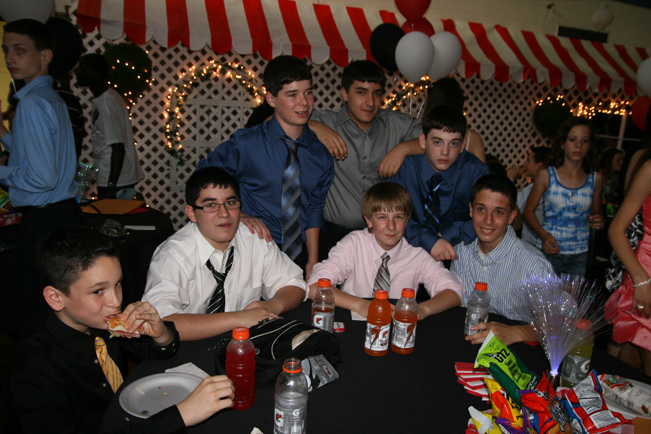 Quinn with his classmates  ~~  