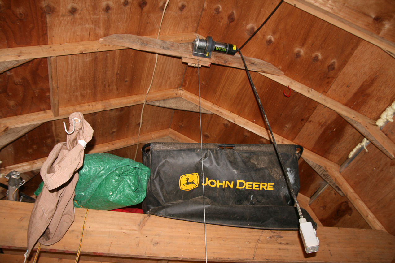 1/4 ton winch to haul the johnny toys  ~~  