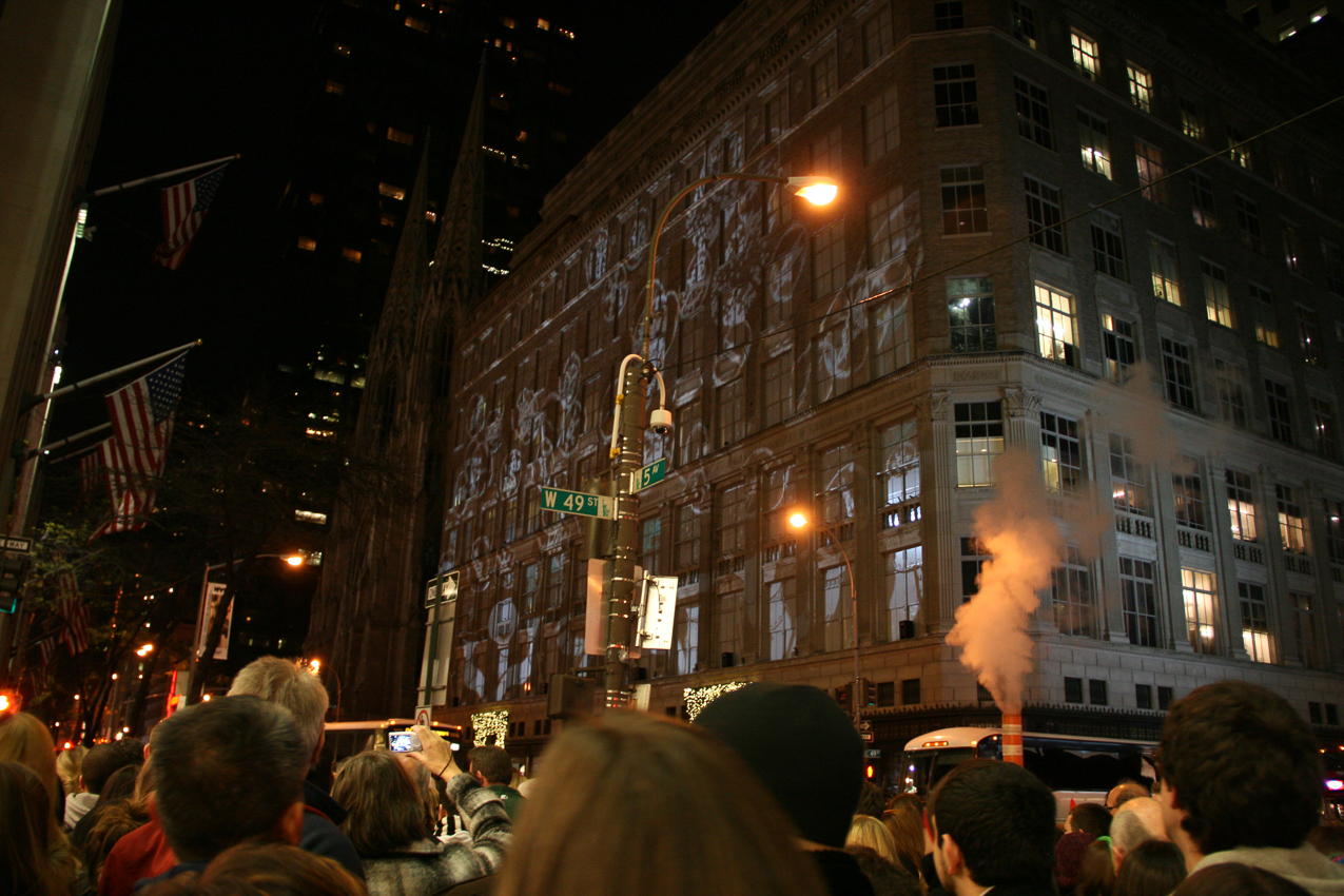 we saw this with about 200,000 other people who seemed to have come in on our night!  ~~  