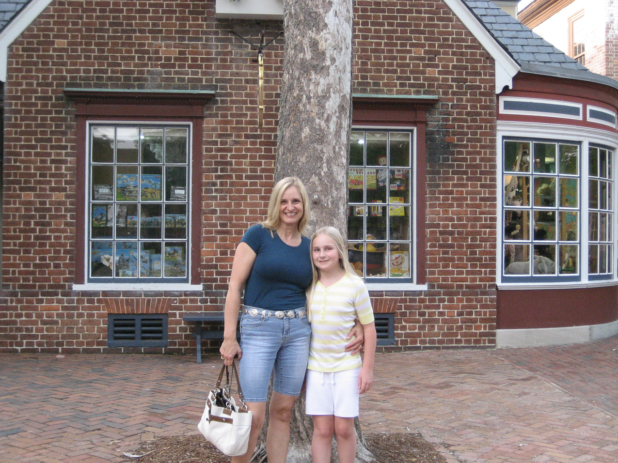 Gret and Mary drove to FLA  ~~  via Williamsburg and Jamesport