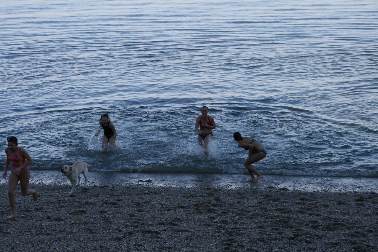 They girls went in FAST!  ~~  and came out even faster!