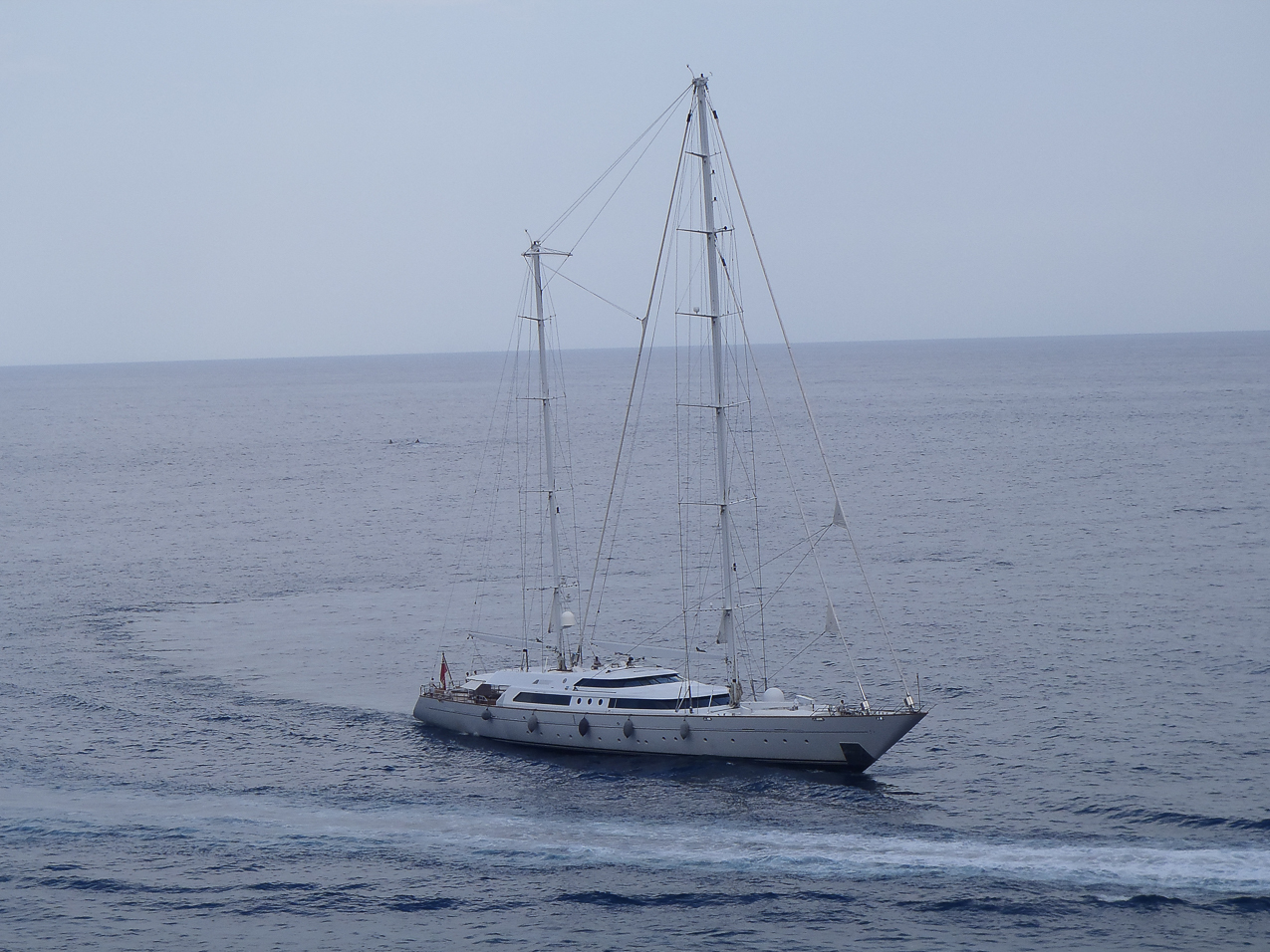 Akula II?  ~~  just monsterous boats everywhere!
