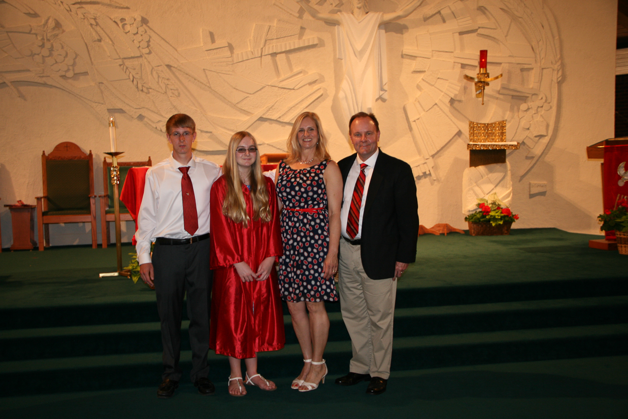 Little family Easter shot without the Dan-u-lator.  He is at college.  ~~  