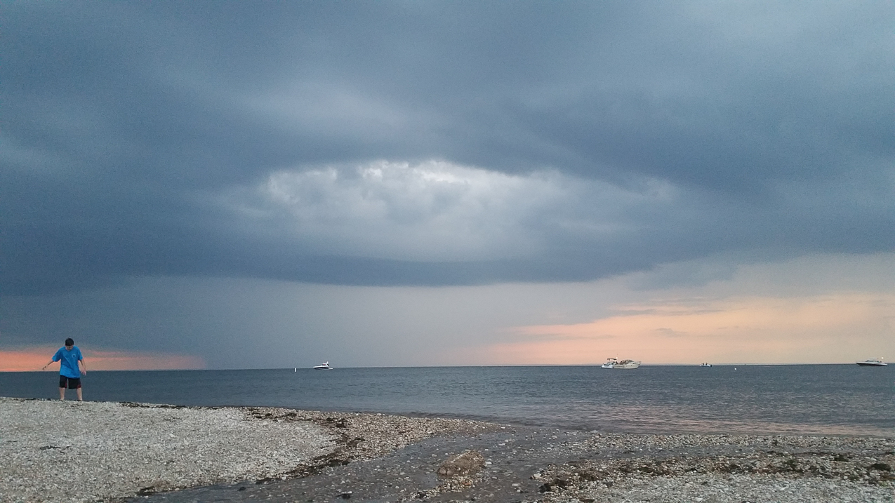 On Cedar Beach on a Friday night having some snacks  ~~  and listening to the live band and watching the ALIR