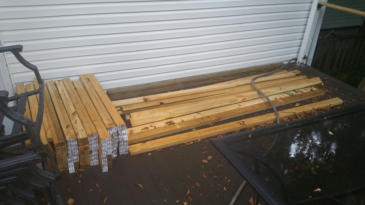 Deck project 2016 July  ~~  yikes, 150 spindles, 8 segements, lots of cutting and about 800 screws!