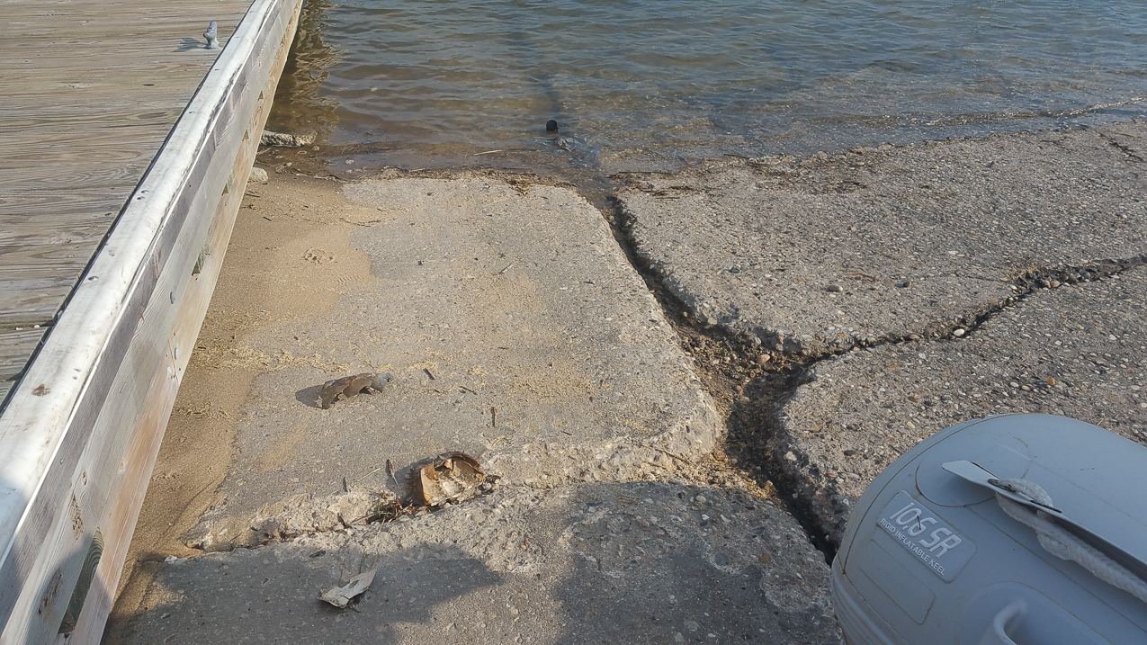 town of Brookhaven broke my trailer!!!  ~~  the ramp at Mt Sinai Harbor