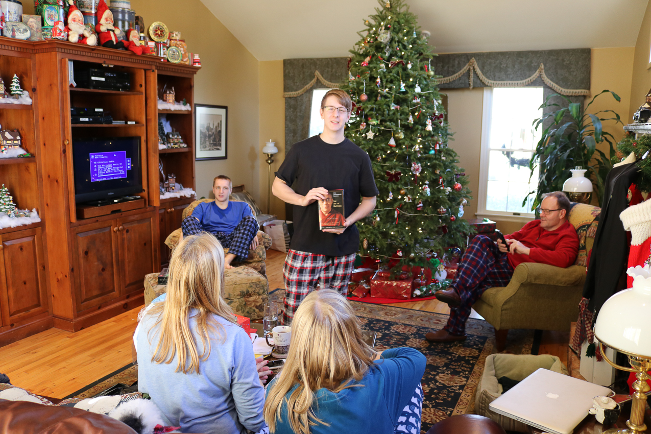 The Q and some cerebral learning  ~~  Christmas at the Lynch Shack