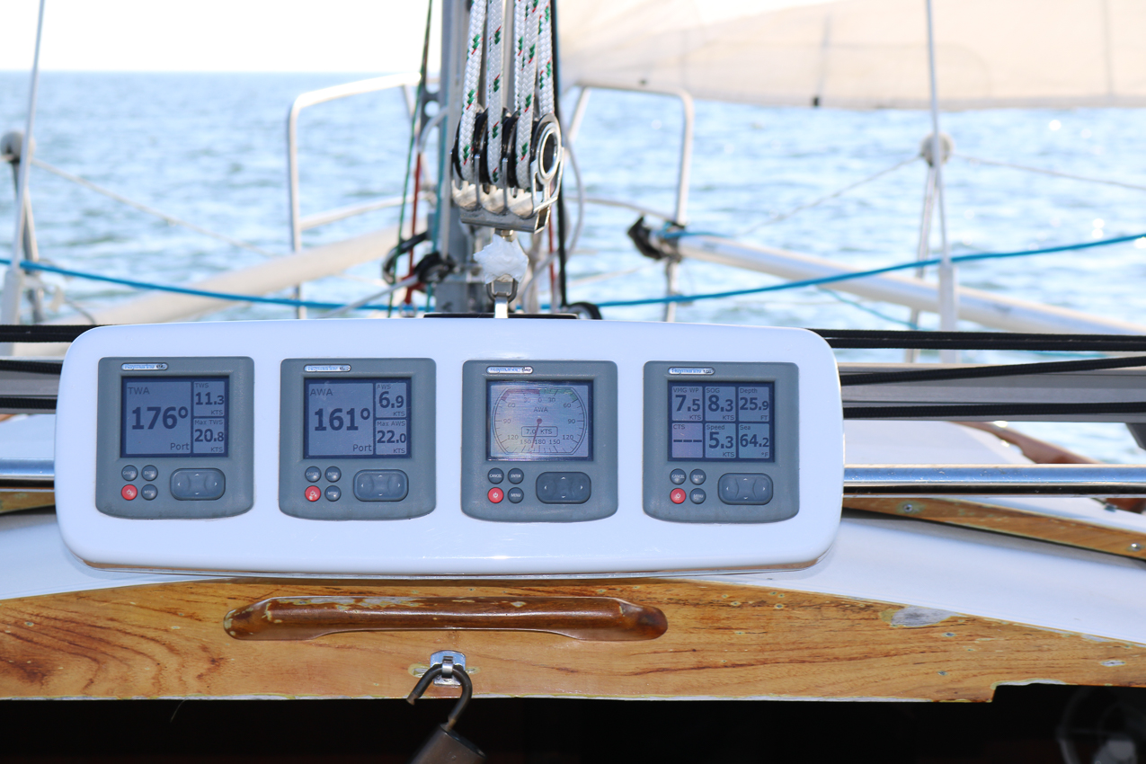 Northport Cruise 2016  ~~  Akula breaking 8 knots!!!!!