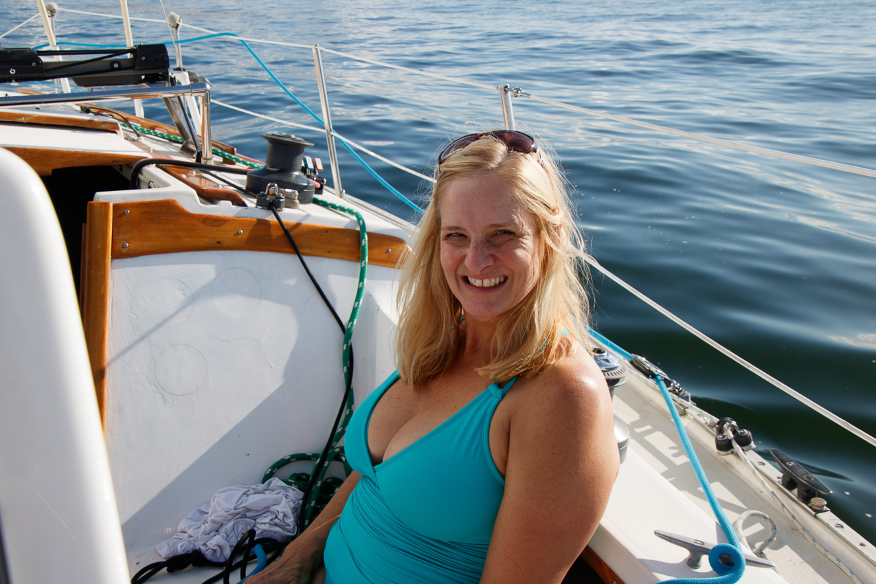 A perfect day for sailing with Gretchen Sept 15th 2019 out on the Long Island Sound off of Mt. Sinai to Middle Ground Lighthouse on s/v Akula  ~~  