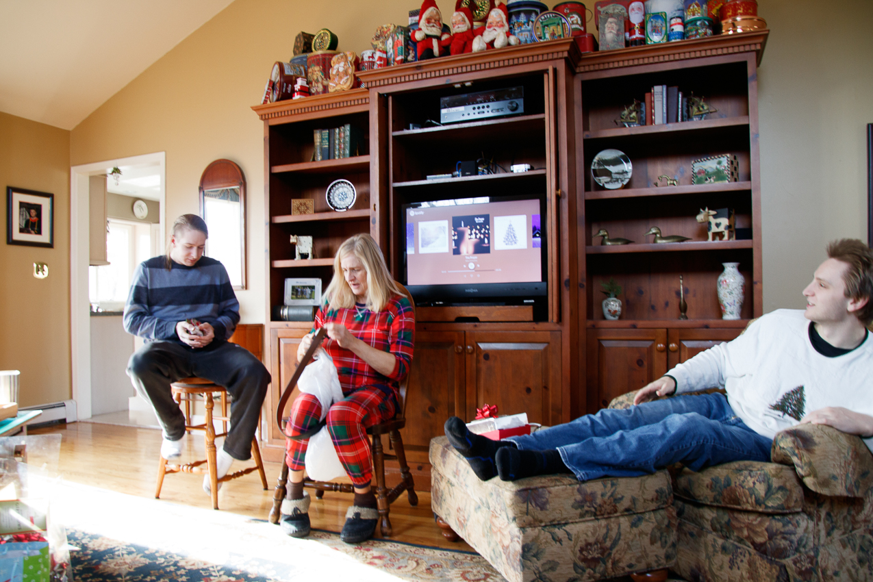 Christmas Day @ the Lynch Shack 2019  ~~  The Lynch Clan (and Kiki, Captain) all together.