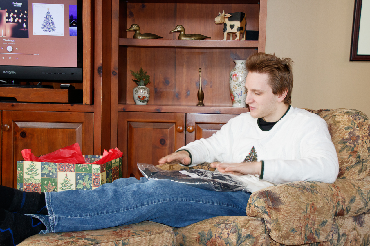 Christmas Day @ the Lynch Shack 2019  ~~  The Lynch Clan (and Kiki, Captain) all together.