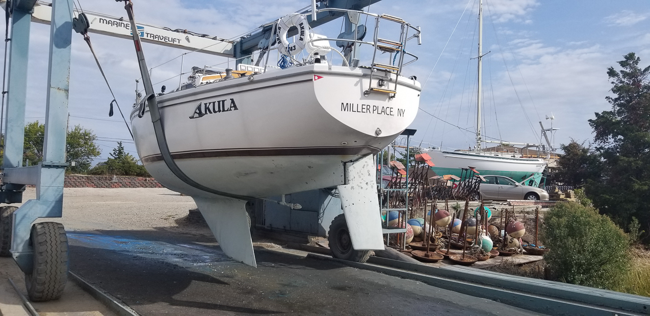 Akula gets pulled after emergency gear-breaker  ~~  