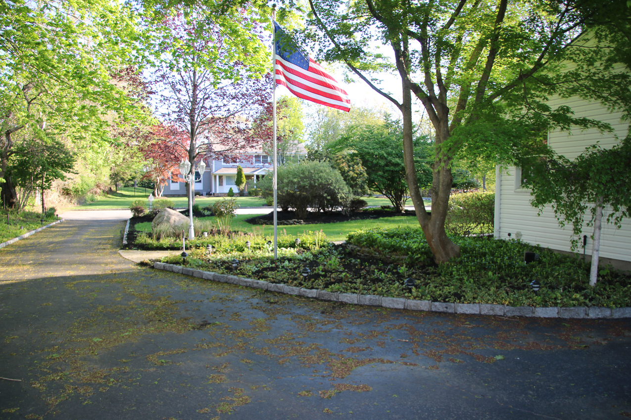 Mulch Project 2020  ~~  Almost Done and done just cleanup