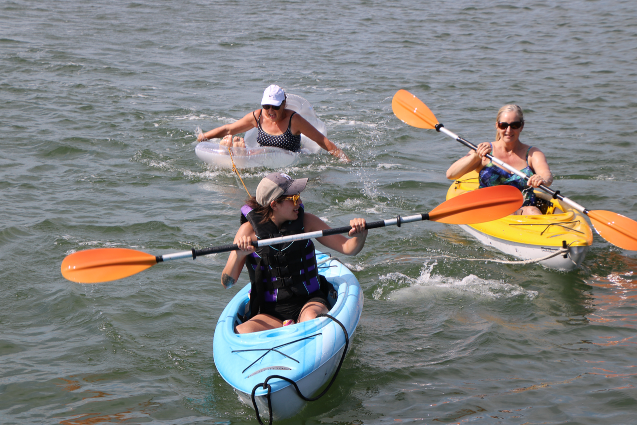 Boating with Friends   ~~  