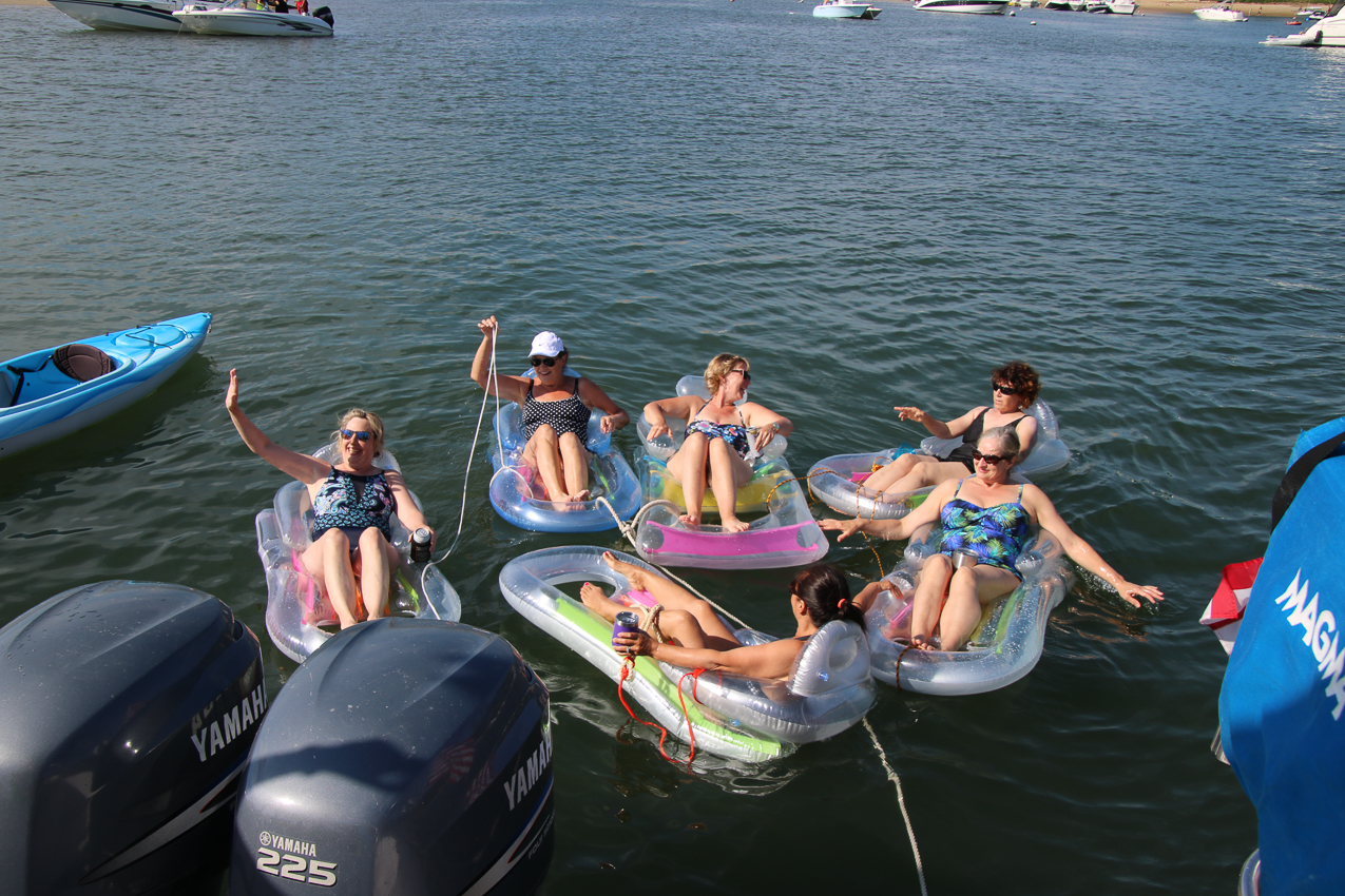 Boating with Friends   ~~  