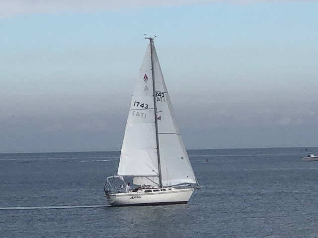 Gret took a few shots of Akula fromt he beach  ~~  