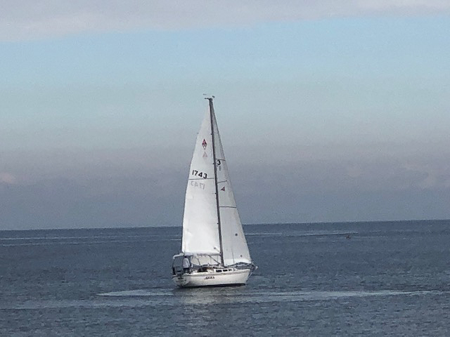 Gret took a few shots of Akula fromt he beach  ~~  