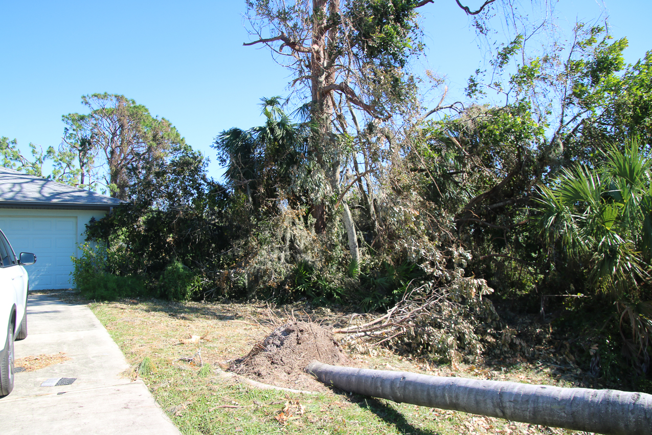   ~~  October 2 202 Day at MomMoms cleaning up after CAT 4 Hurricane IAN
