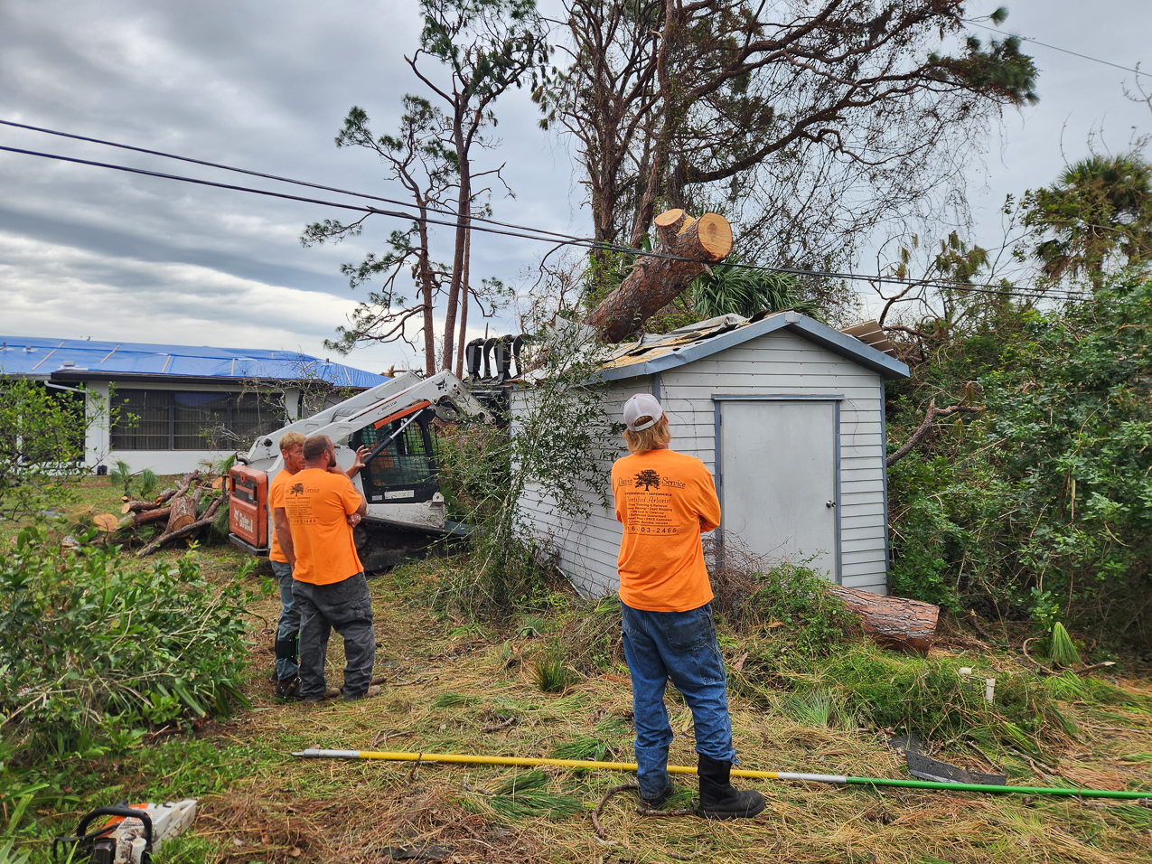 MomMoms IAN Storm cleanup and damage  ~~  12312 Suarez
