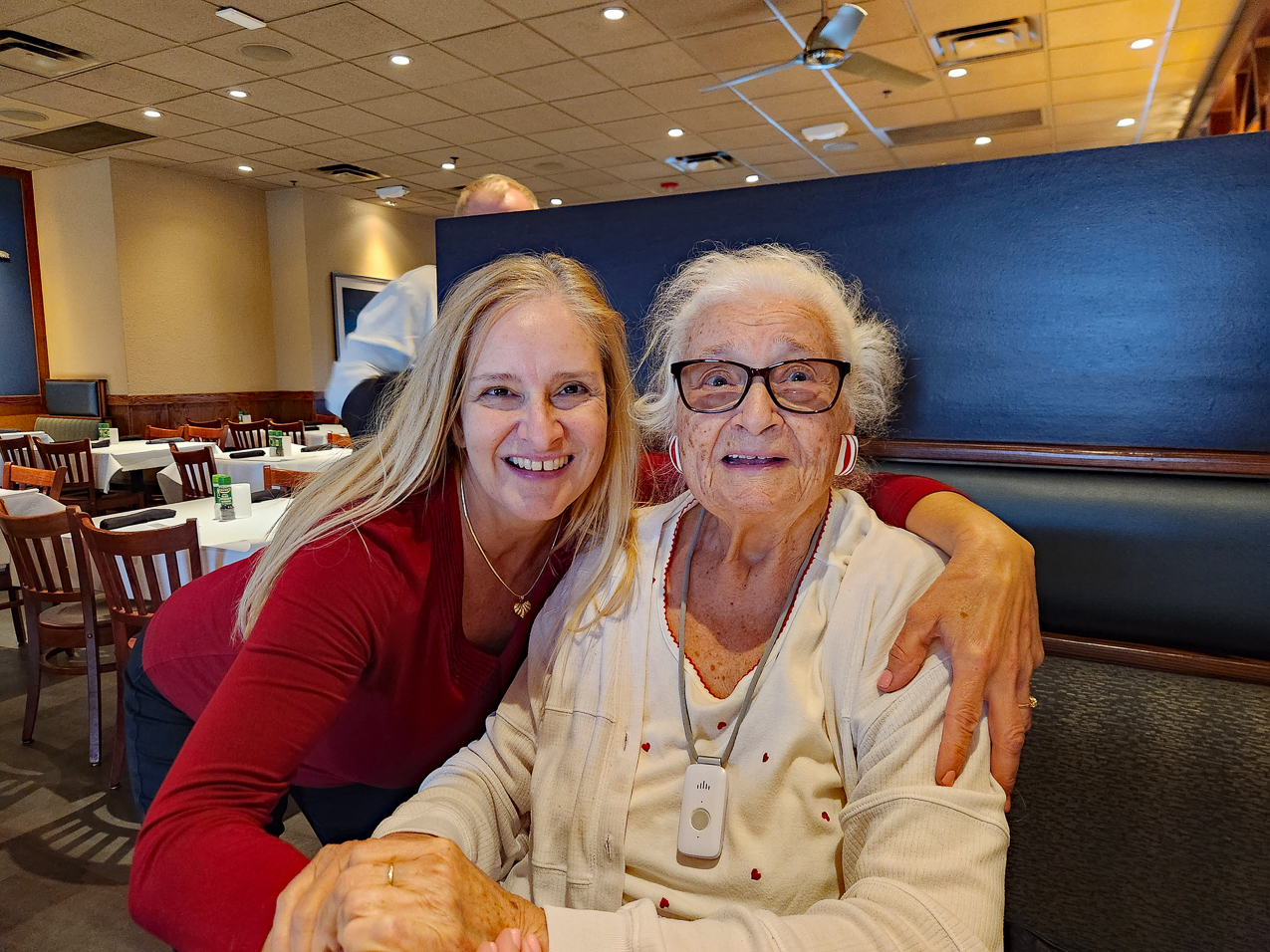 Happy Valentine's Day to Gret and MomMom 2023 at Bonefish her favorite!!  ~~  