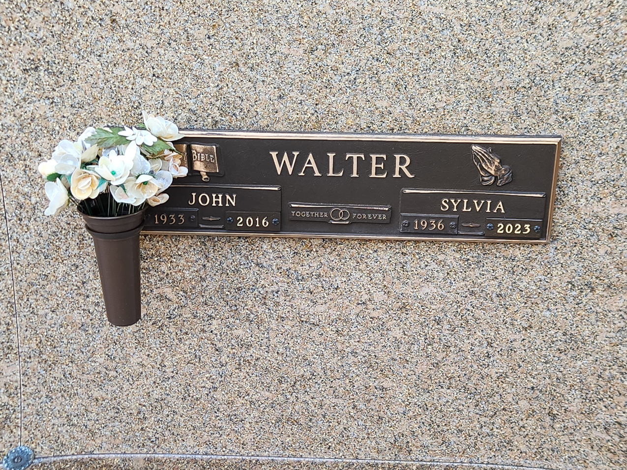 MomMom's 87 Birthday at the Condo in the Wall  ~~  