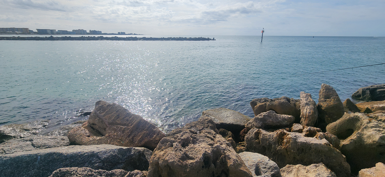 Clear water Casey Key December 2023  ~~  