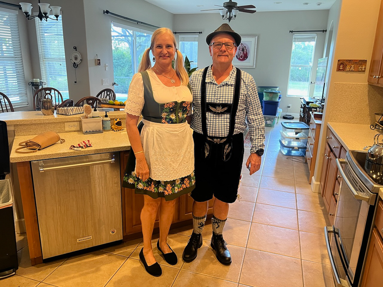 Holloween wih Gretchen and Mary  ~~  