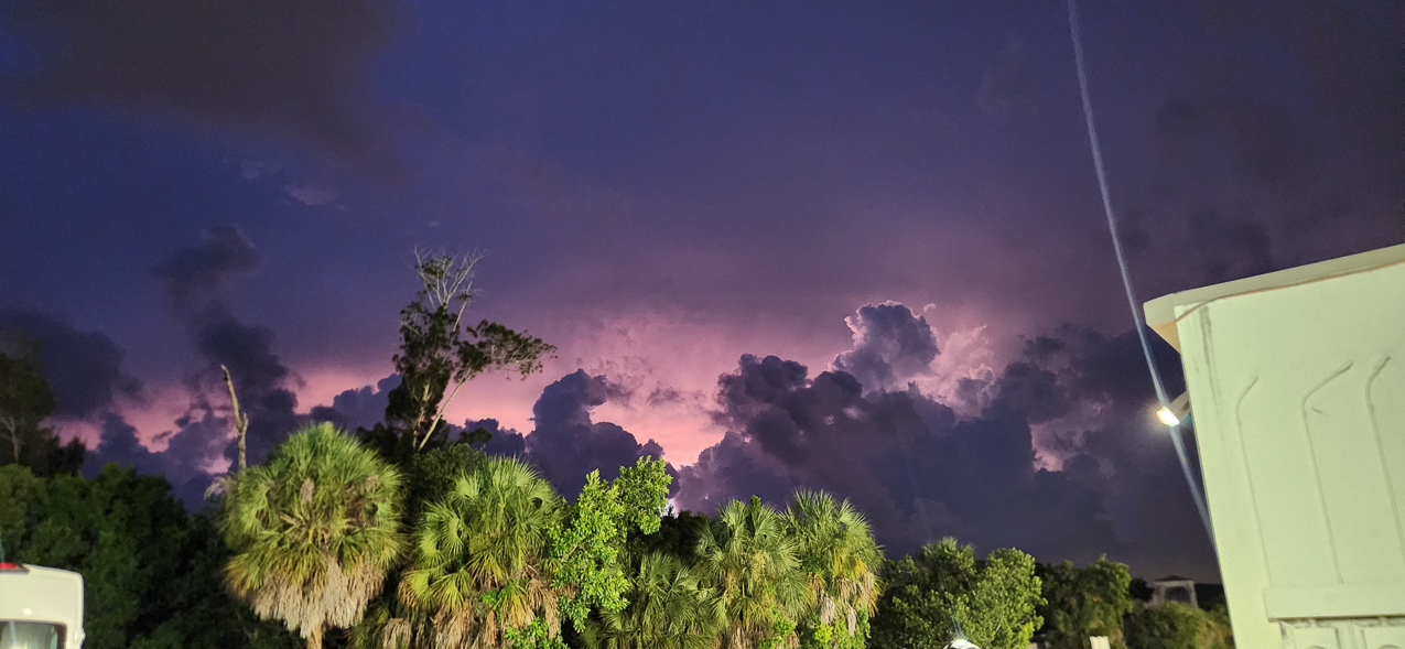 Out wit da boyz on a Tuesday night beating!  32 miles  WOW what a sky!!!  ~~  