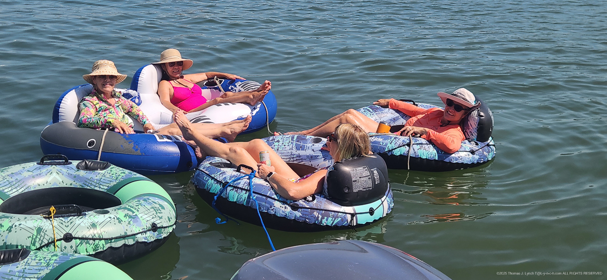 On the Long Island Sound for 4th of July with the Priceman's Thompsons, Schibi