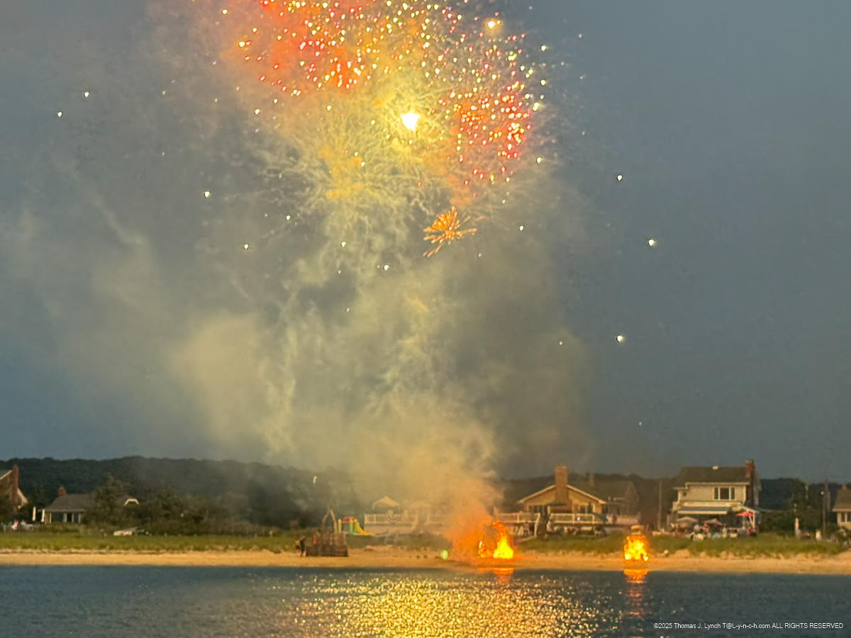 On the Long Island Sound for 4th of July with the Priceman's Thompsons, Schibi