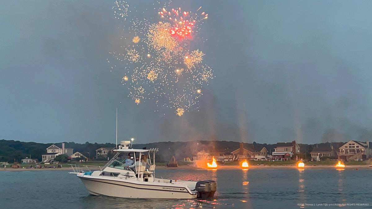 On the Long Island Sound for 4th of July with the Priceman's Thompsons, Schibi