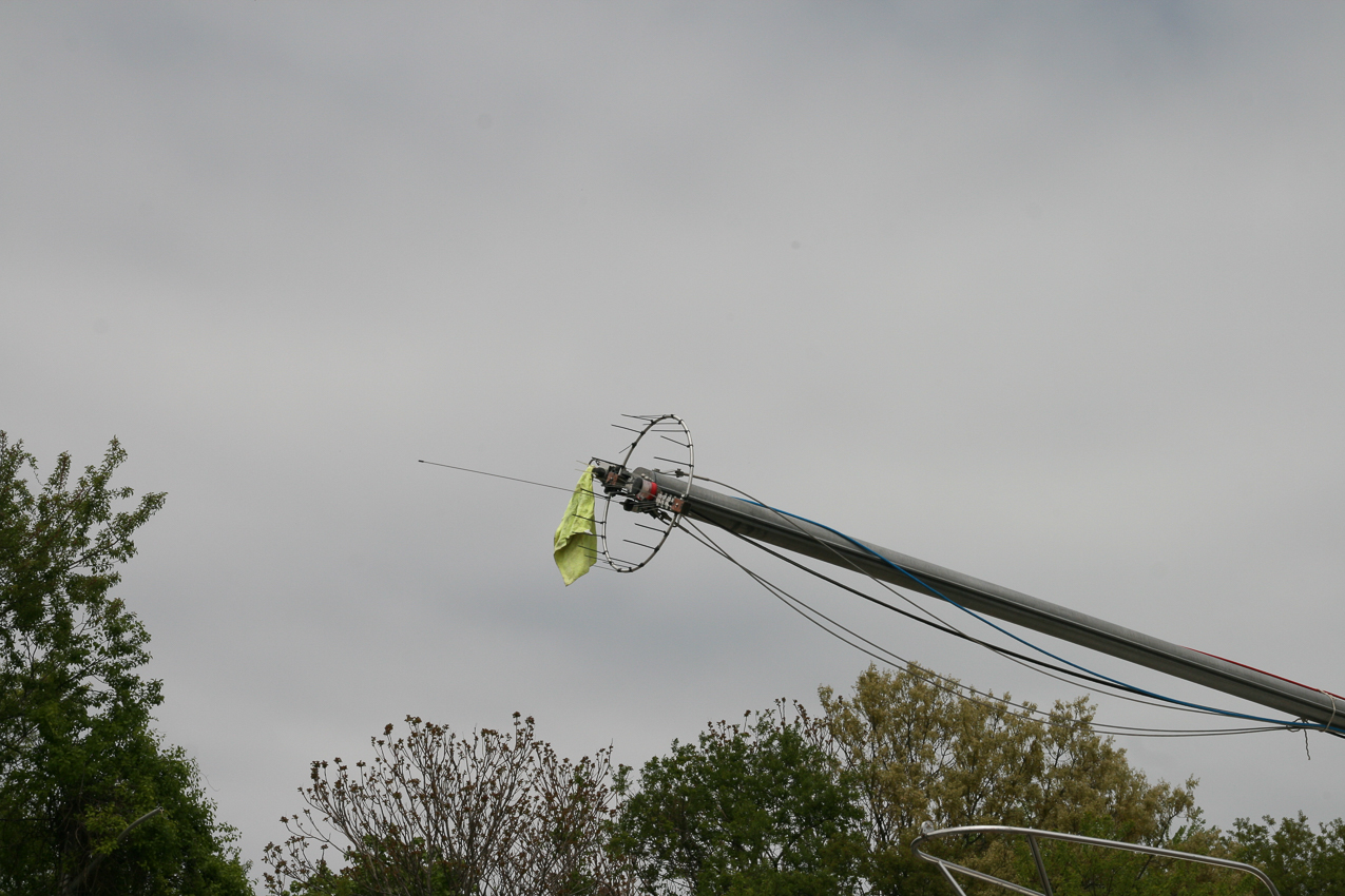 Hoping the mast rewire, new RF/VHF/UHF antena gives me some reception  ~~  Launch 2011 (note: geting 57 digital channels and all networks in the harbor including a NOAA radar sweep on PBS)  SUCCUSS!