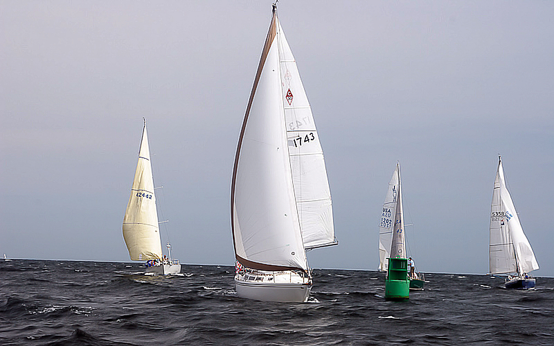 Rounding the mark -   ~~  Who are those people behind me?  Don't care - they are behind me!