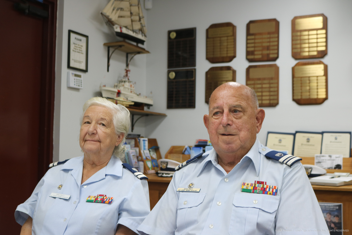<div></div>