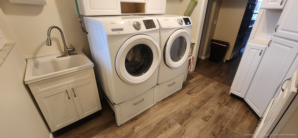Vevor Laundry Room Stands