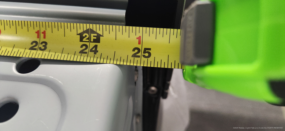 GE Gallery Oven well under 25 inches wide.  